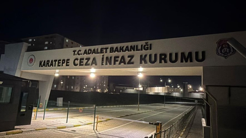 Başörtülü video sonrası tutuklanmıştı! Fenomen Murat Övüç, Tekirdağ'daki cezaevine sevk edildi - Resim: 5