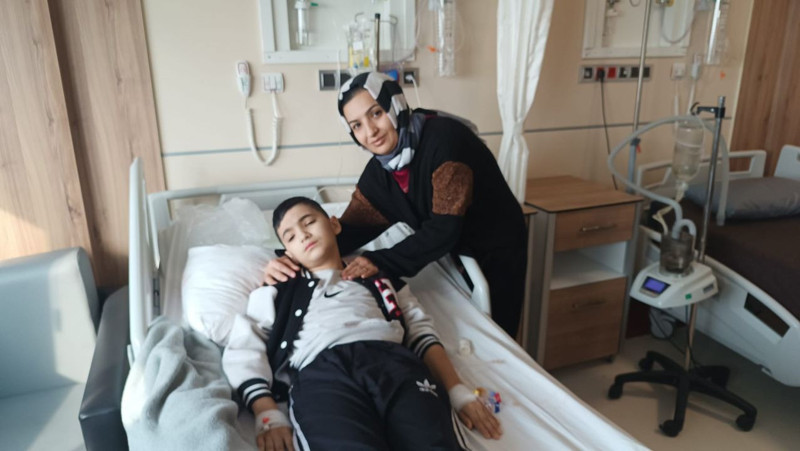 Basit sanıldı, kabusa döndü! 13 yaşındaki Muhammed 52 gündür çare bekliyor - Resim: 4