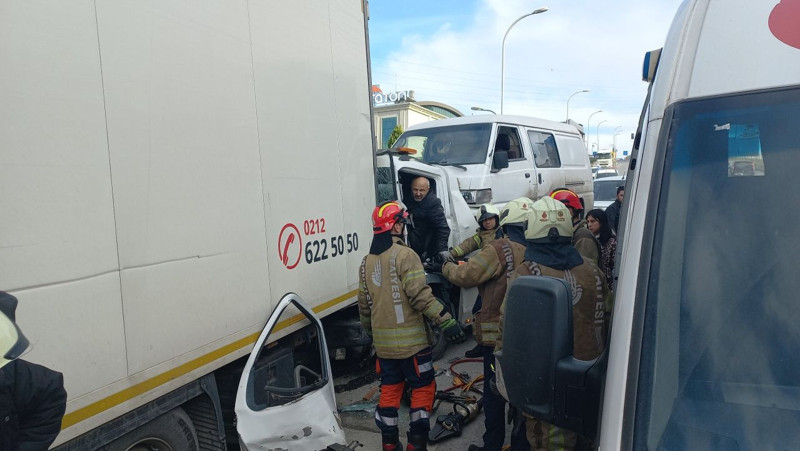Bağcılar'da çekici dehşet saçtı! Yaralılar var - Resim: 3