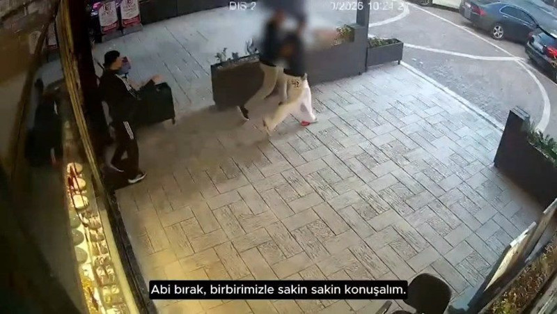 Kolye tartışması kanlı bitmişti! Esenyurt'ta kuyumcu saldırısının yeni görüntüleri: Gel lan, kolyeyi bana sat - Resim: 2