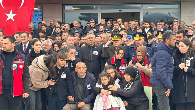 Şehit astsubayın eşinden oğluna: "Başını dik tut, senin baban kahraman" - Resim: 2