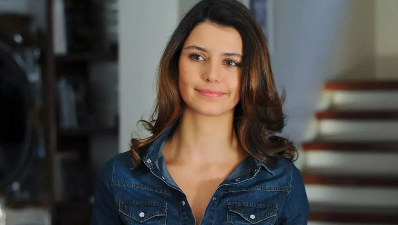 Beren Saat'ten hayranlarına büyük müjde! 12 yıl sonra geri dönüyor - Resim: 2