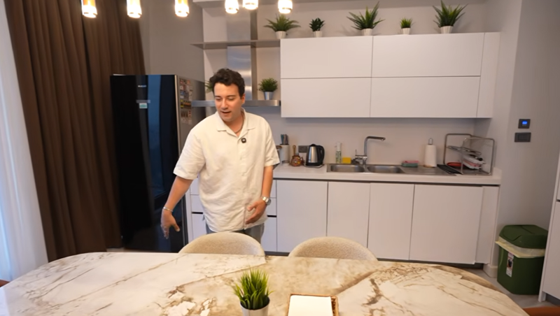 Enes Batur 4+1 evinin kapılarını açtı! Her köşesi farklı - Resim: 10