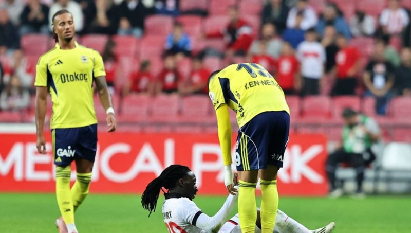 Fenerbahçe taraftarı ayaklandı! Sadettin Saran'a "Ali Koç'un getirdiği yıldızı kovacaksın" resti - Resim: 10