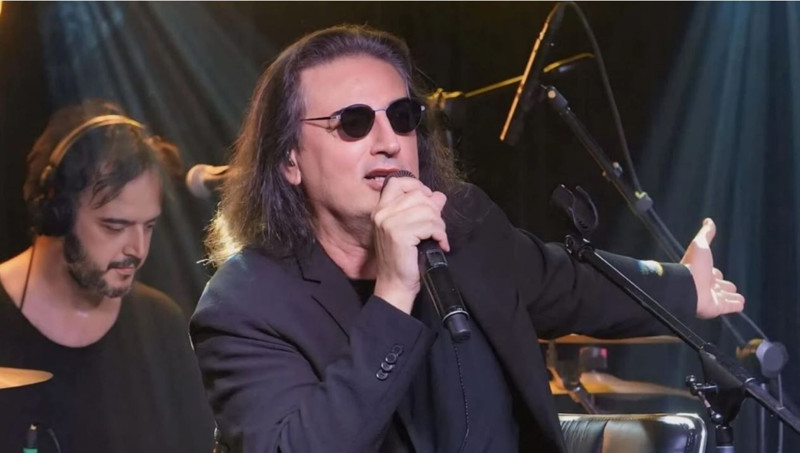 Şarkıcı Çelik kuaförde saçlarını boyatırken paylaştı! "Hayat sadece kadınlara mı zor?" - Resim: 1