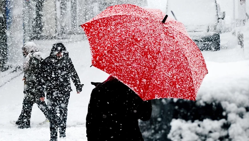 23 il için peş peşe yoğun kar yağışı uyarısı: Birçok köy ve mezra yolu kapandı.. O bölgelerde TIR geçişlerine izin verilmiyor! - Resim: 17