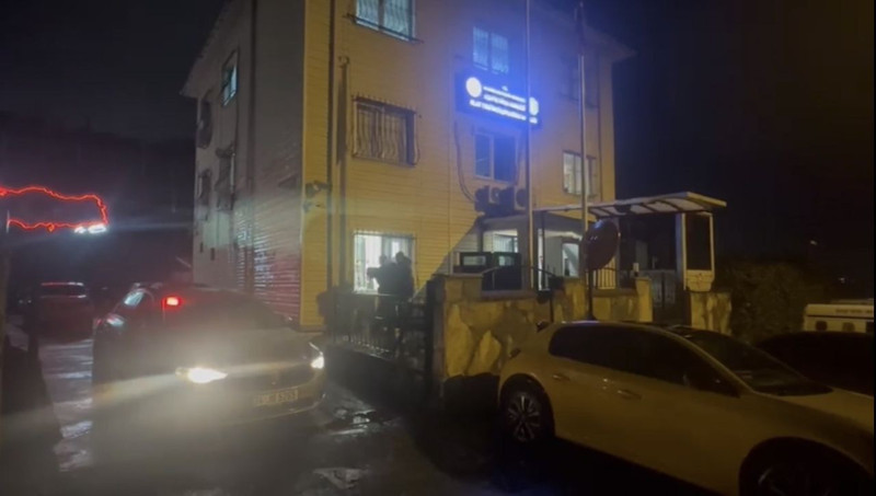 400 bin liralık amblemi saniyeler içinde çaldı: Şüpheliyle aynı kıyafetleri giymişiz - Resim: 3