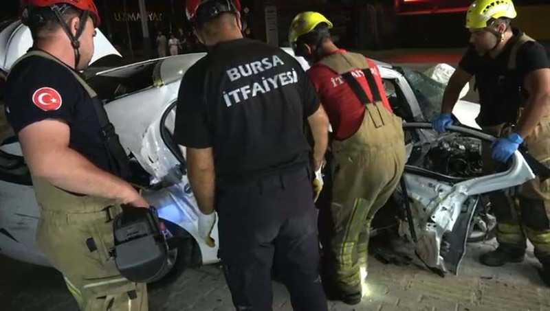 2 kişinin öldüğü kazada şoke eden detay! İnsanlar canı ile uğraşırken o mesajlaştı: Arabamın durumu nasıl? - Resim: 3