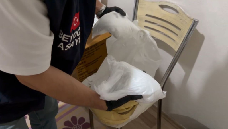 Eşinin işlerini yürüttüğü ortaya çıktı! Operasyonda ele geçirilenler pes dedirtti - Resim: 1