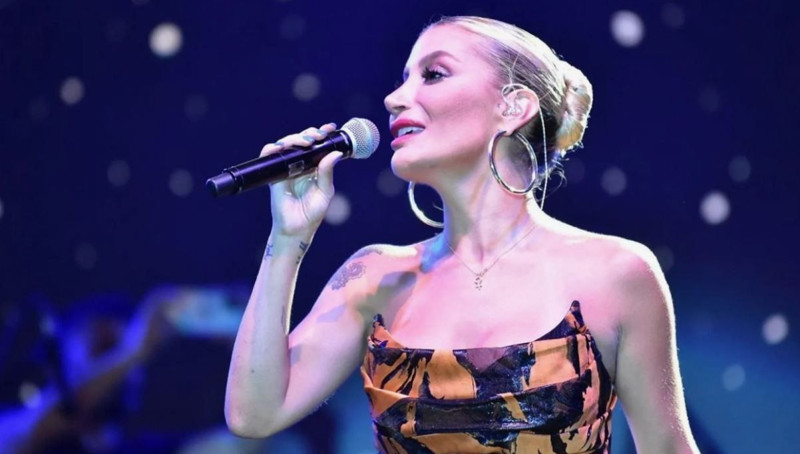 İrem Derici sahnede itiraf etti! "Şu an köpek gibi istiyorum" - Resim: 6