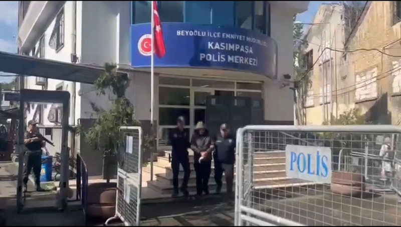 Torreira’ya saldırı anı kamerada! Saldırganın tehdit mesajları ortaya çıktı: Onu öldüreceğim - Resim: 8