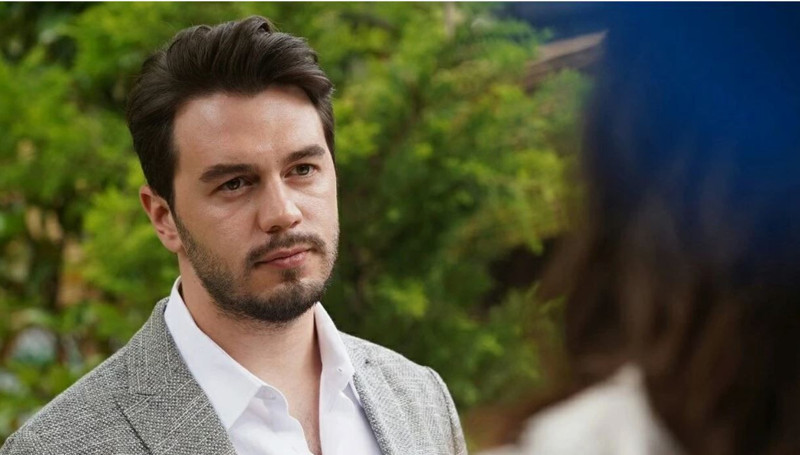 Ünlü oyuncu İsmail Ege Şaşmaz kaza geçirdi! Apar topar ameliyata alındı - Resim: 1