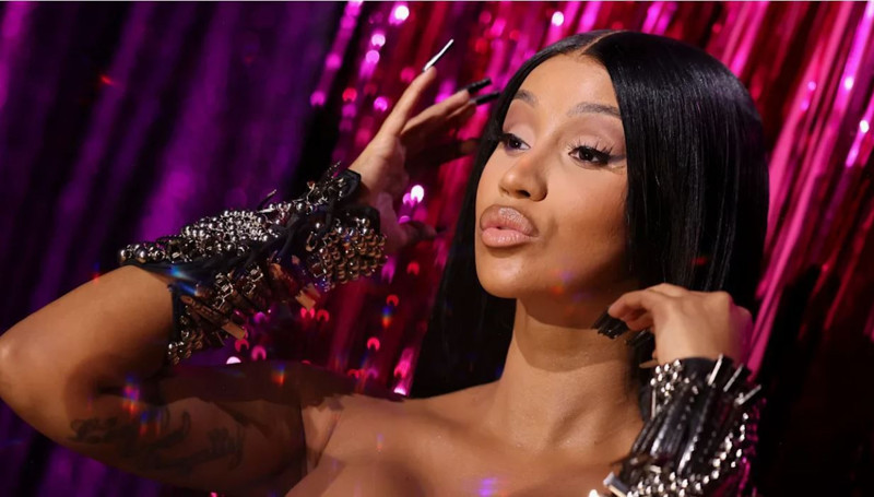 Dünyaca ünlü rapçi Cardi B dördüncü kez anne oldu! Bebeğinin cinsiyeti ortaya çıktı - Resim: 1