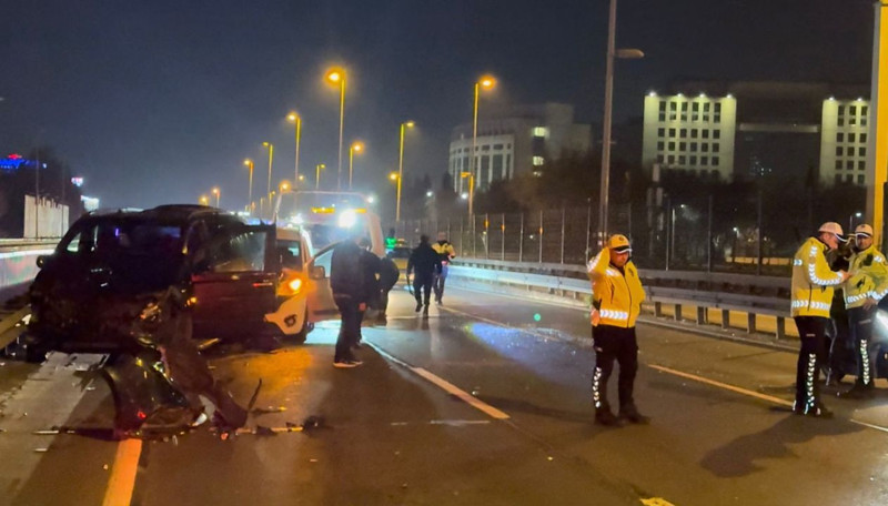 Şişli’de zincirleme kaza! 2 kişi yaralandı - Resim: 1
