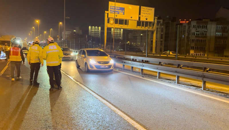Şişli’de zincirleme kaza! 2 kişi yaralandı - Resim: 2