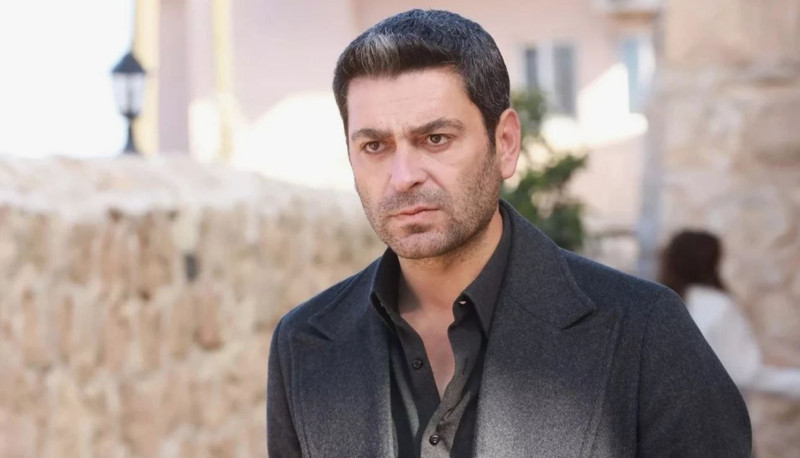 Uzak Şehir'in Cihan'ı Ozan Akbaba'ya prestijli ödül! “Yılın Erkeği” seçildi - Resim: 1