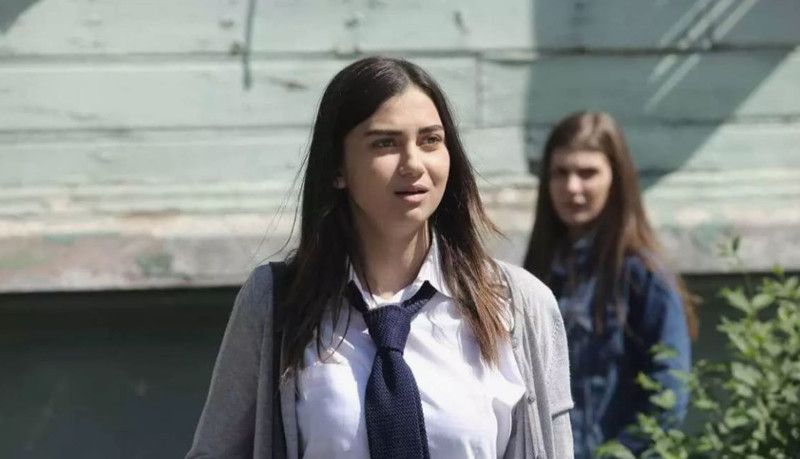 Kırgın Çiçekler'in Meral'i Aleyna Solaker'den iddialı tatil paylaşımı! Mayolu pozlarıyla sosyal medyayı yaktı geçti - Resim: 1