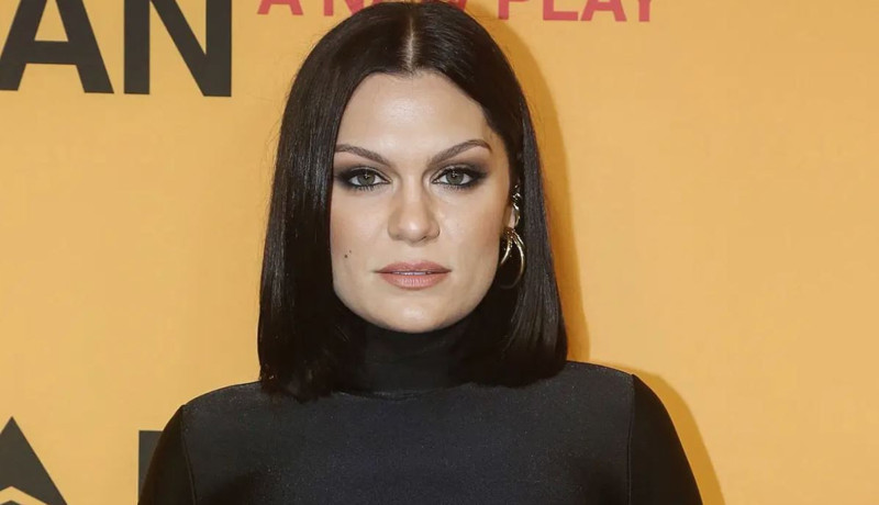 Ünlü şarkıcıdan kahreden haber! Meme kanserine yakalandı - Resim: 3