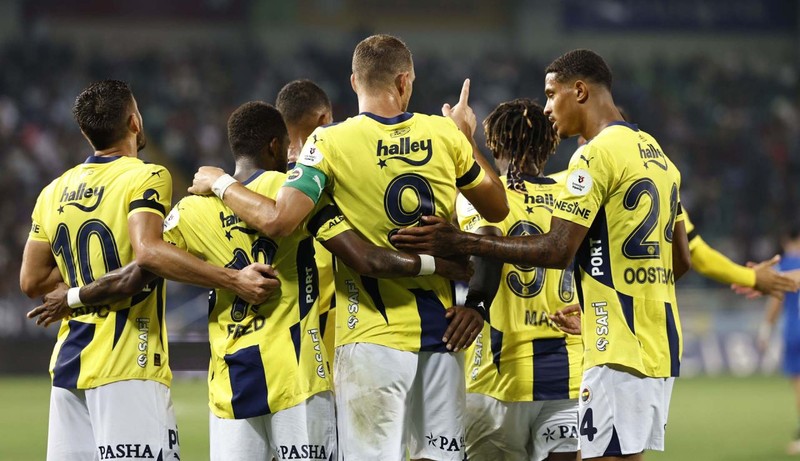 Taraftarlar merak ediyordu! Ali Koç ile görüştü! Jose Mourinho’nun Fenerbahçe’deki geleceği belli oldu - Resim: 1