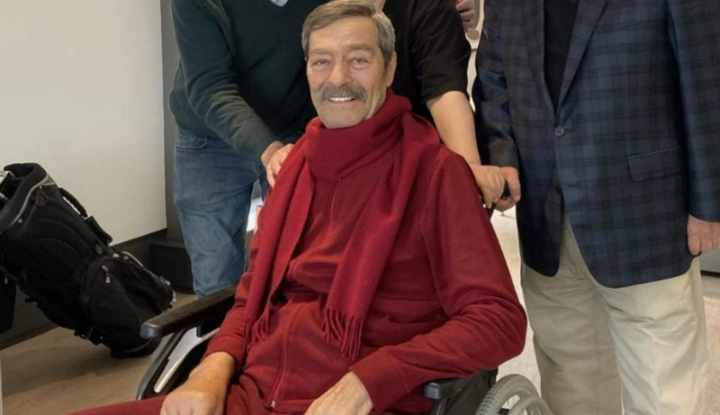 Beyninde pıhtı atmıştı! Yeşilçam'ın efsane ismi Kadir İnanır'ın son hali ortaya çıktı: Ayağa kalktı! - Resim: 4