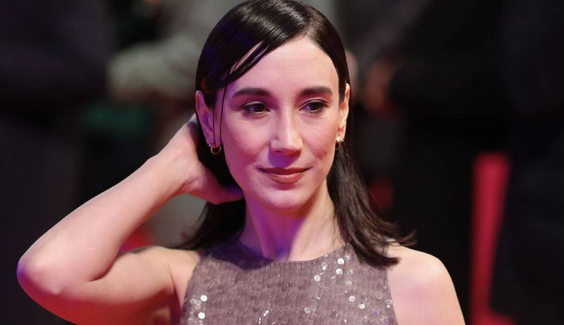 Eski cinsel içerikli yetişkin film yıldızı Sibel Kekilli'den cesur poz. Kırmızı iç gösteren bir bluzuyla göğüs dekoltesi ortaya çıktı. Hayranları şaşırdı - Resim: 11