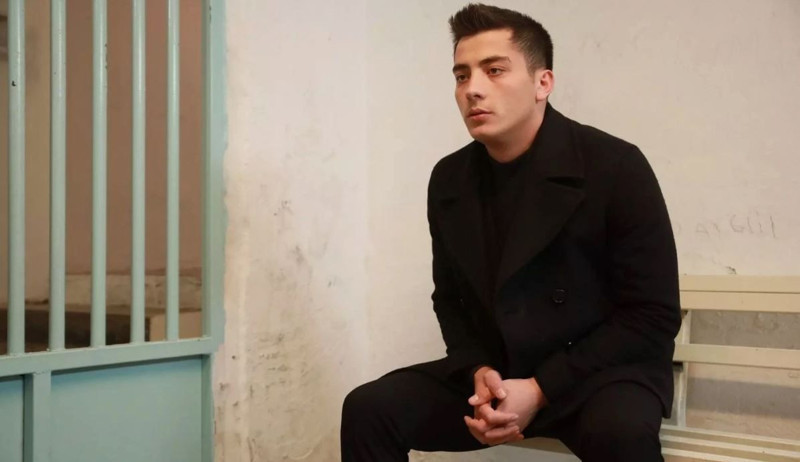 Uzak Şehir'in Kaya'sı Atakan Özkaya hakkında bomba aşk iddiası! Ünlü oyuncunun eski eşi ile mi birlikte? - Resim: 1