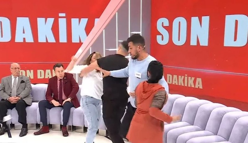 Müge Anlı'yı çileden çıkarttı! 4 evladını yurda verip Tiktok'ta dans etti! "Spermlerini saça saça geziyor" - Resim: 3