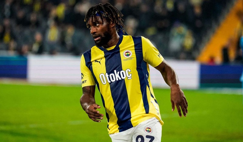 Fenerbahçe 8 milyon euroyu çöpe attı! Yıldız futbolcu takımdan gitti! “Profesyonellik adına en kötü oyunculardan biri” - Resim: 5