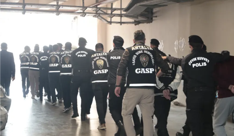 Kadın profili çetesi deşifre oldu! Tavuk şiş 2 bin 800, peynir 2 bin 500 lira! 'Son kadeh' operasyonu! - Resim: 4