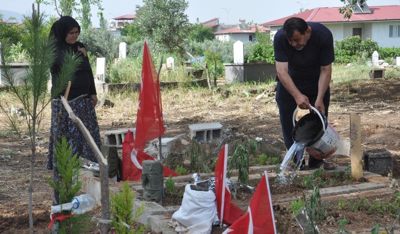 Beton mikseri ile servis minibüsünün çarpıştığı kazada ikizini kaybetmişti! Sude o anları anlattı! - Resim: 6