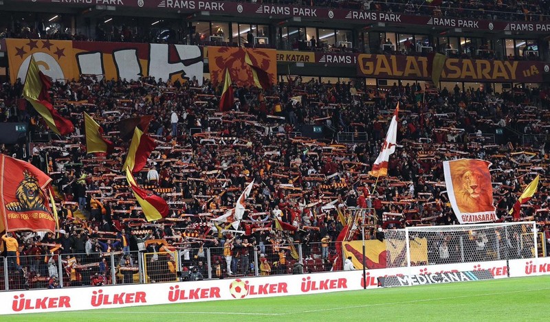 Galatasaray’ın 14 milyon euroluk yıldızı biletini kendi kesti! Gitmek istediğini yönetime söyledi: “Kesin olarak ayrılıyor” - Resim: 3