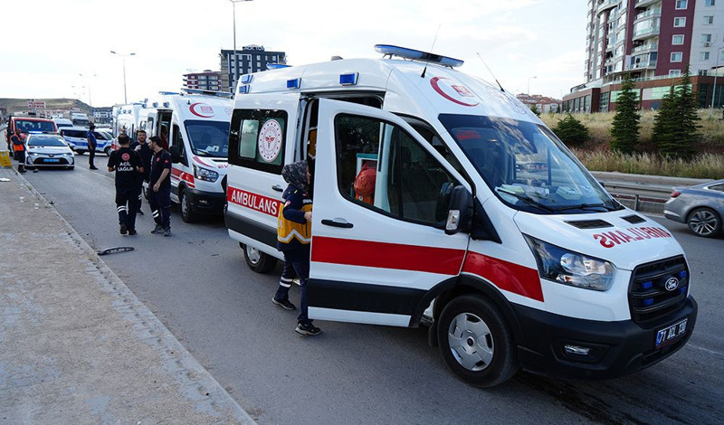 43 ilin bağlantı noktası! "Kilit Kavşak"ta trafik durma noktasına geldi: Kilometrelerce kuyruk oluştu - Resim: 3