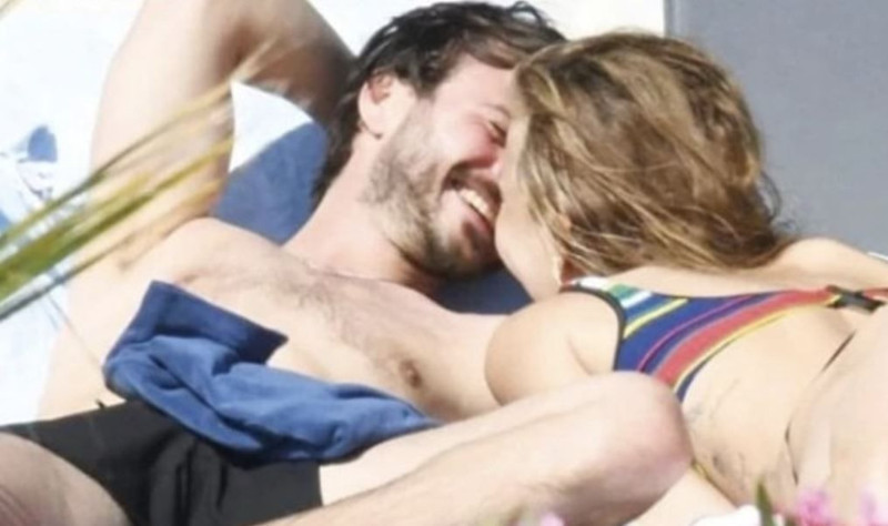 Kalbini 15 yaş küçük isme kaptırmıştı! Çağla Şıkel sessizliğini bozdu - Resim: 5