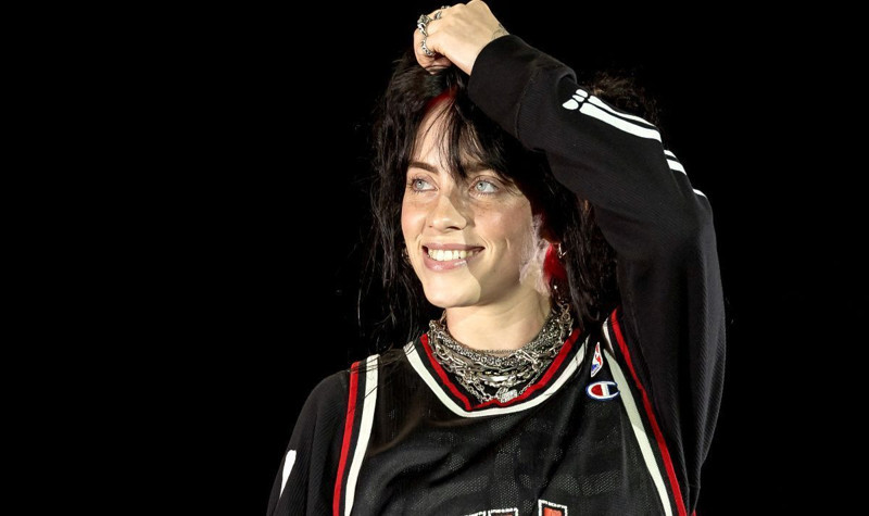 Dünyaca ünlü şarkıcıya büyük şok! Konserinde saldırıya uğradı - Resim: 1