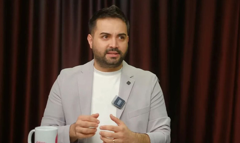 Kadir Ezildi'nin hayali gerçek oldu! Bir manifestim daha gerçekleşti" diyerek usta oyuncuyla karesini paylaştı. - Resim: 3