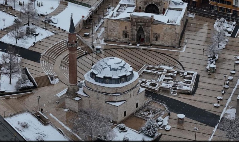 Sivas'ta nisan ayında 10 santimetre sürprizi! Tüm şehir şaştı kaldı - Resim: 3