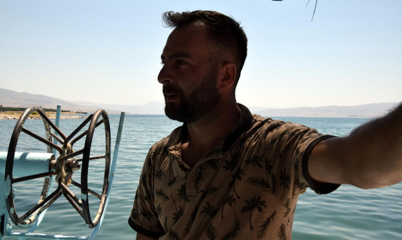 O balıklar için av yasağı kalktı. Van Gölü balıkçıları 3 aylık yasak bittiği gibi ağlarını göle attı - Resim: 1