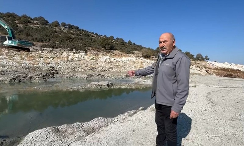 Isparta'nın doğal güzelliğiyle bilinen Eğirdir Gölü'nde yetkililer gelip iş makineleriyle kapatmıştı. 100 metre ilerde kendiliğinden yine açıldı - Resim: 6