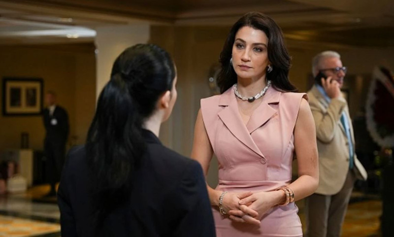 Eşref Rüya'nın Irmak'ı Ceren Benderlioğlu'nun güzellik sırrı ortaya çıktı! Hem zayıflatıyor hem de genç kalmanızı sağlıyor! - Resim: 1