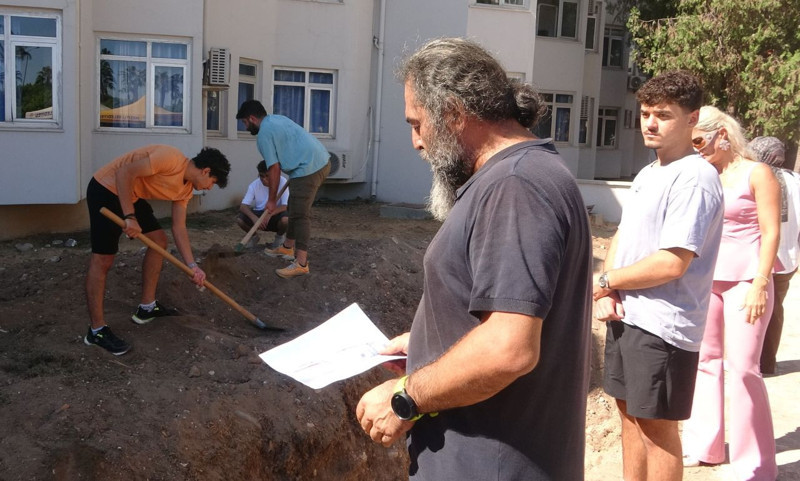 Mersin'de büyük kazı çalışması başladı! 4 yıldır toprak altındaydı, tam 16 metre uzunluğunda hepsi çıkarılacak - Resim: 7