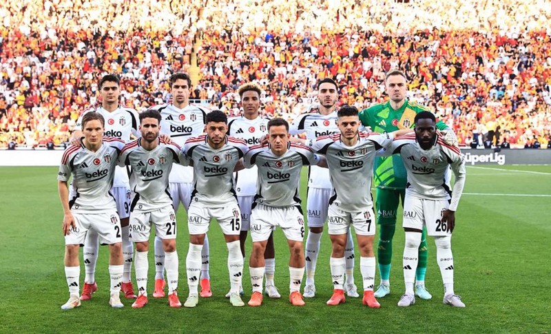 Transferi için 5.6 milyon euro ödemişti! Solskjaer’den Beşiktaşlıları kızdıran hamle! Göztepe maçında 1 saniye süre vermedi - Resim: 2