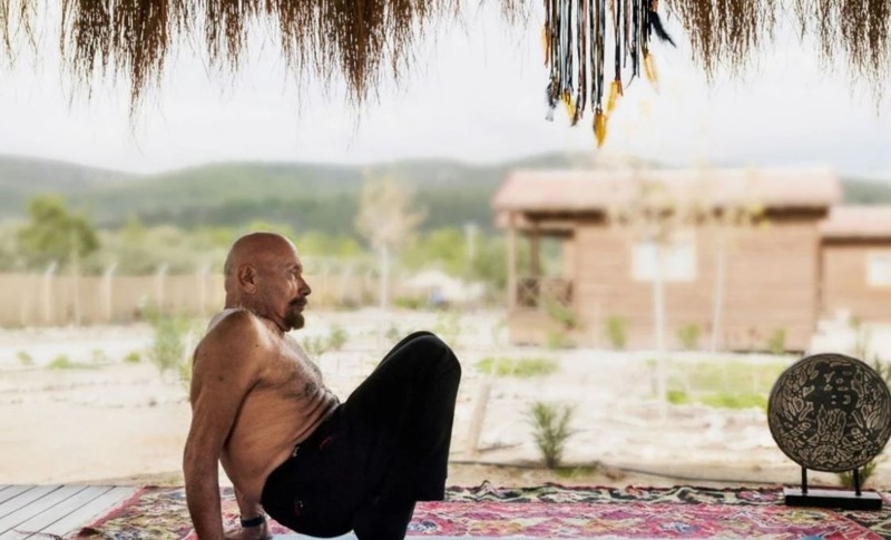 Ünlü isimlerin yogacısı olarak tanınıyordu! 105 yaşında hayatını kaybetti - Resim: 2