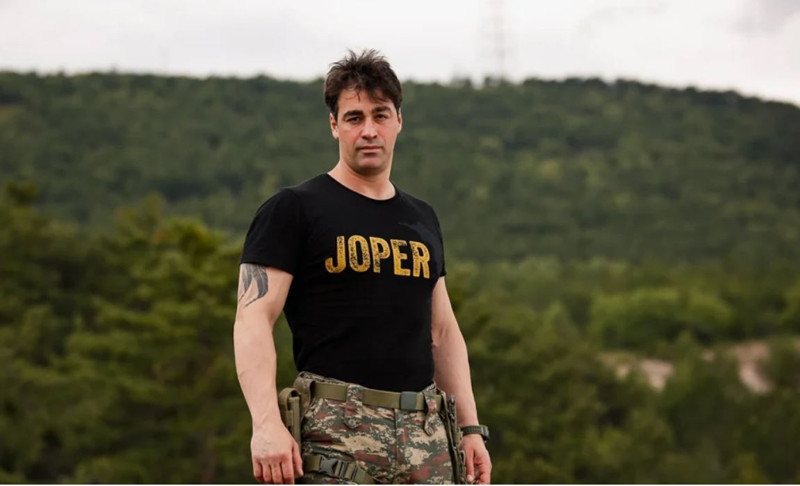 İstanbul'u terk ederek Datça'ya yerleşmişti! Sarp Levendoğlu'ndan müjdeli haber geldi! Fenomen diziyle ekranlara dönüyor - Resim: 1