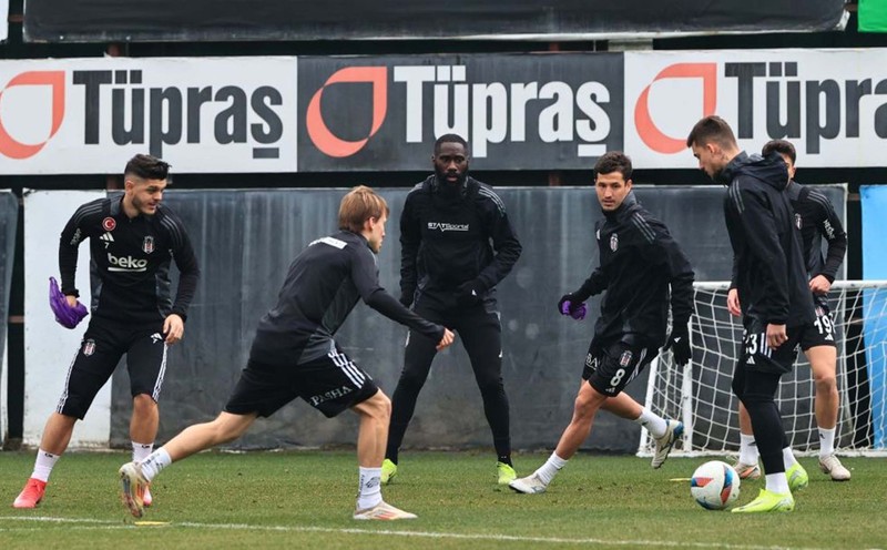 Solskjaer 2.3 milyon euroluk yıldızdan ümidini kesti! Serdal Adalı’ya hak verdi! “Cayır cayır göndermek için uğraşıyorlar” - Resim: 2