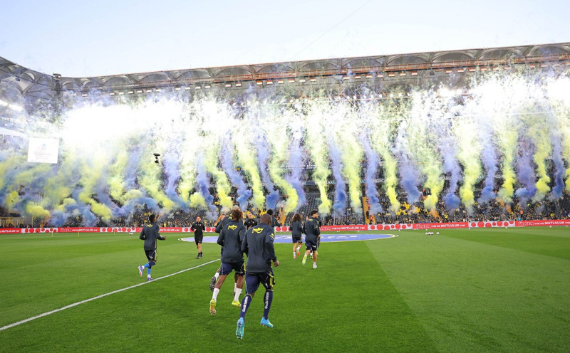 Fenerbahçe biletini kesmişti! Yıldız futbolcuya sürpriz talip - Resim: 3
