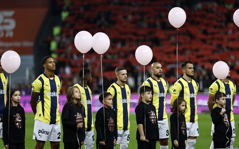 Fenerbahçeliler çok özlemişti! Sosyal medya hesabından paylaştı! "Efsane geri döndü" - Resim: 1