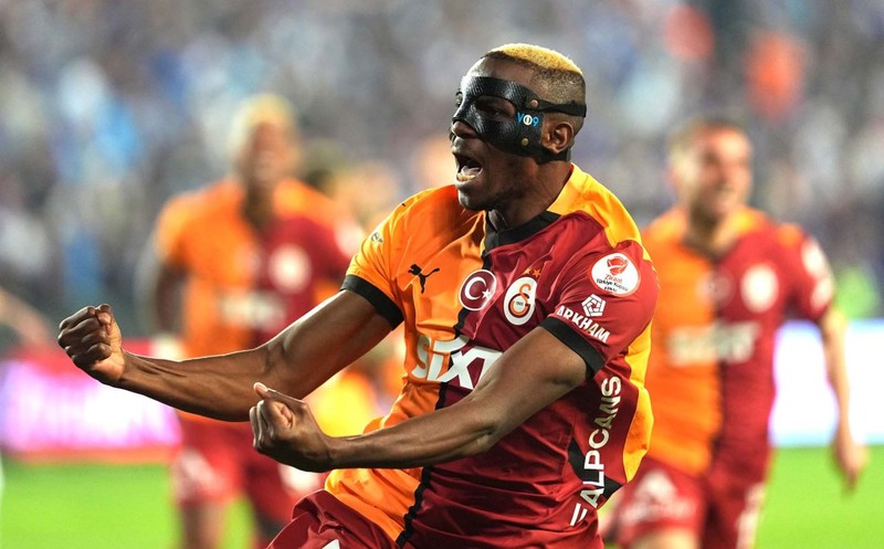 Finale damgasını vurdu! Victor Osimhen, Galatasaray tarihine geçti! Efsane ismi geride bıraktı - Resim: 2