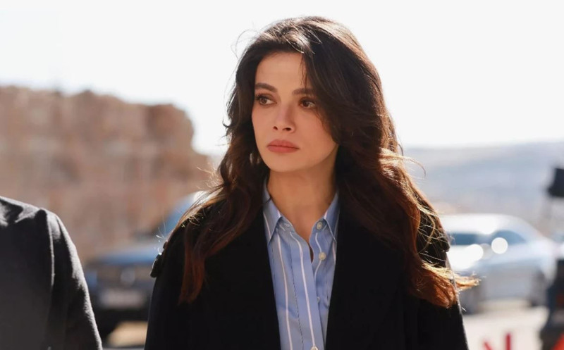 Uzak Şehir'in Alya'sı Sinem Ünsal'dan romantik paylaşım! Cannes'da aşka geldi, sevgilisine aşkını haykırdı - Resim: 1