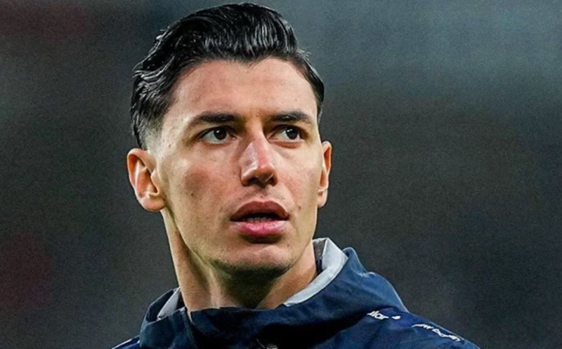 Milli futbolcu Berke Özer'in hayali gerçek oldu! Fransız model sevgilisi paylaştı - Resim: 2