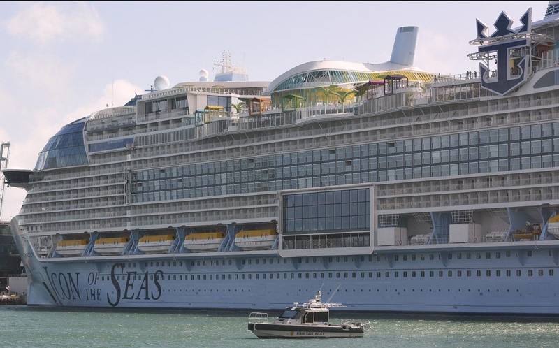 Dünyanın en büyük yolcu gemisi 'Icon of the Seas' ilk yolculuğuna çıkıyor! - Resim: 8